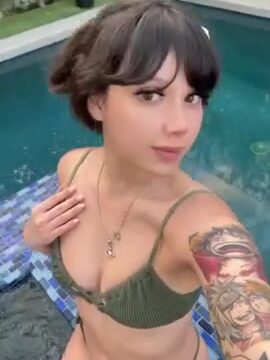 Oxillery Onlyfans new video showing off her big boobs!!!