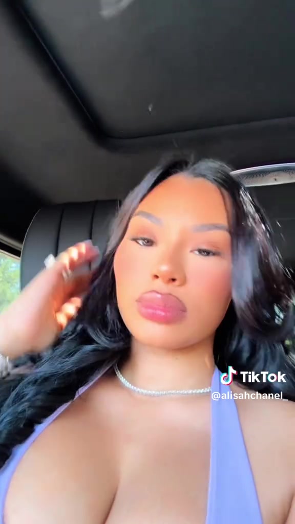Alisah Chanel Shows Off Her Big Boobs In Car